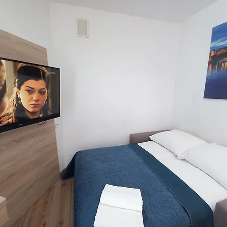 Апартаменты Old Town Apartmens - B33 *